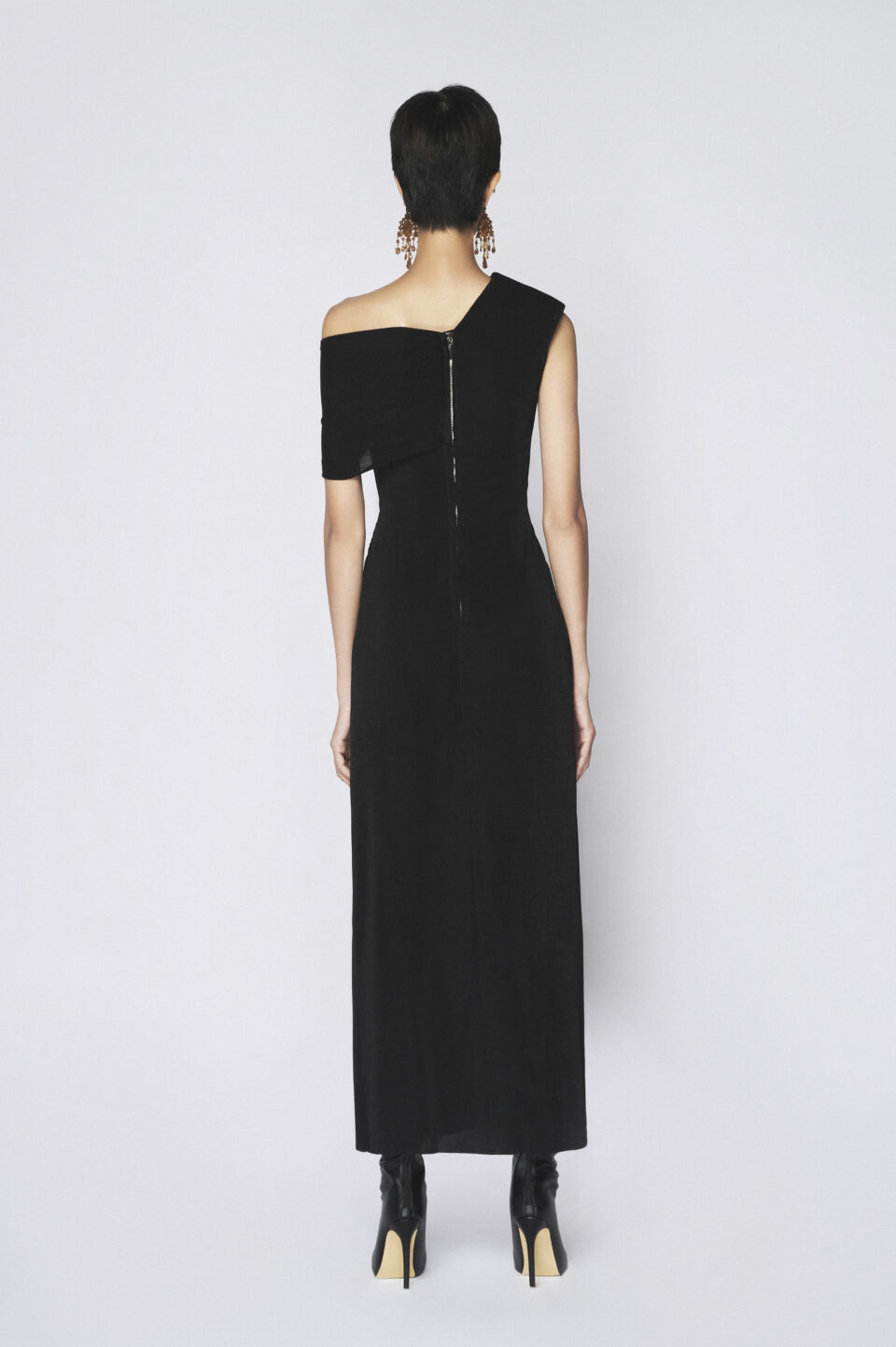 Tonyy by AnhLee or Tonyy in the latest design for SS2024 collection. Discover more.