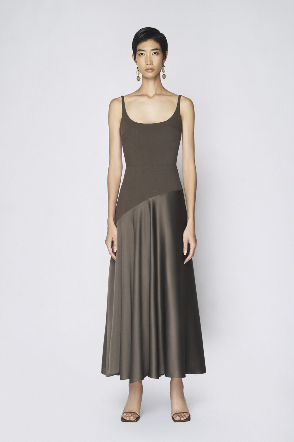 Tonyy by AnhLee or Tonyy in the latest design for SS2024 collection. Discover more.