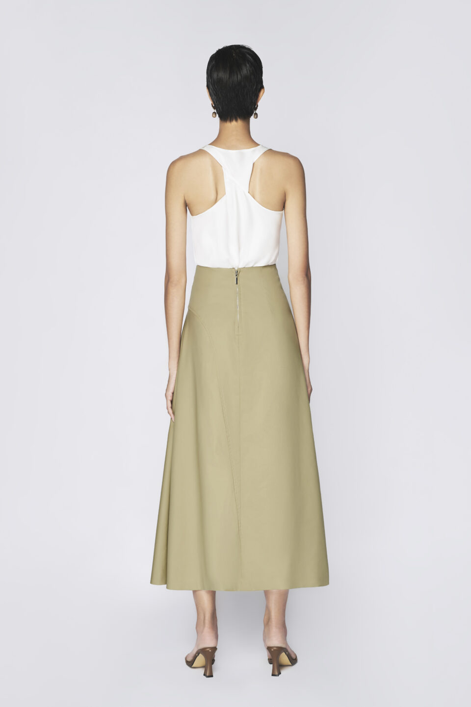 Tonyy by AnhLee or Tonyy in the latest design for SS2024 collection. Discover more.