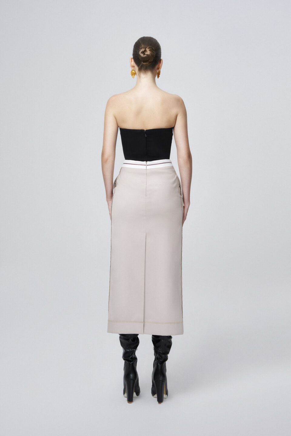 Tonyy by AnhLee or Tonyy in the latest design for SS2024 collection. Discover more.