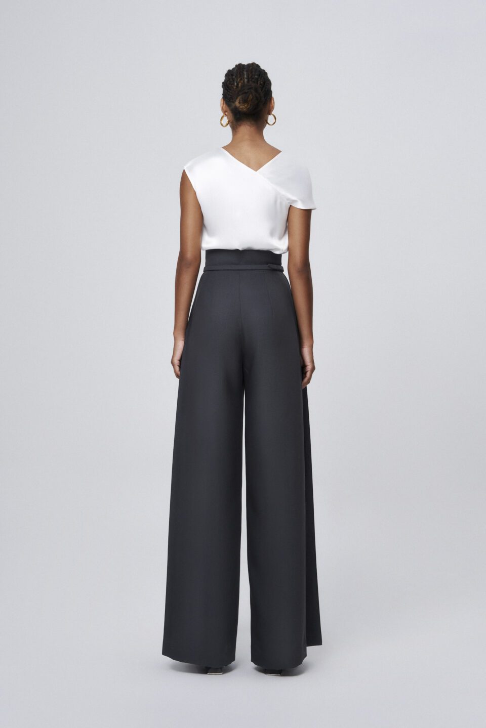 Tonyy by AnhLee or Tonyy in the latest design for SS2024 collection. Discover more.