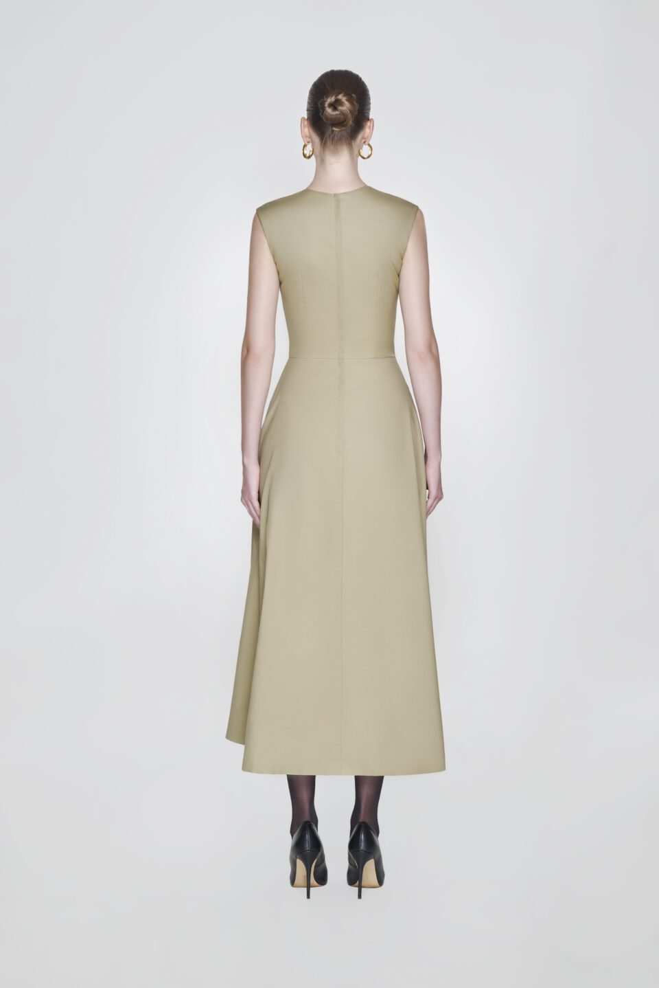 Tonyy by AnhLee or Tonyy in the latest design for SS2024 collection. Discover more.