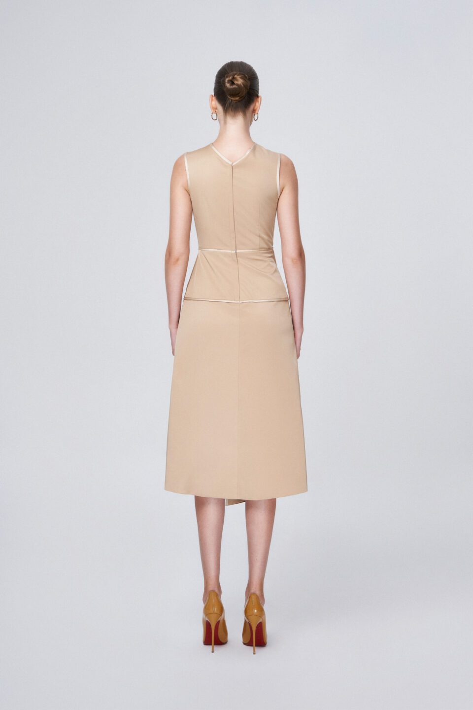 Tonyy by AnhLee or Tonyy in the latest design for SS2024 collection. Discover more.