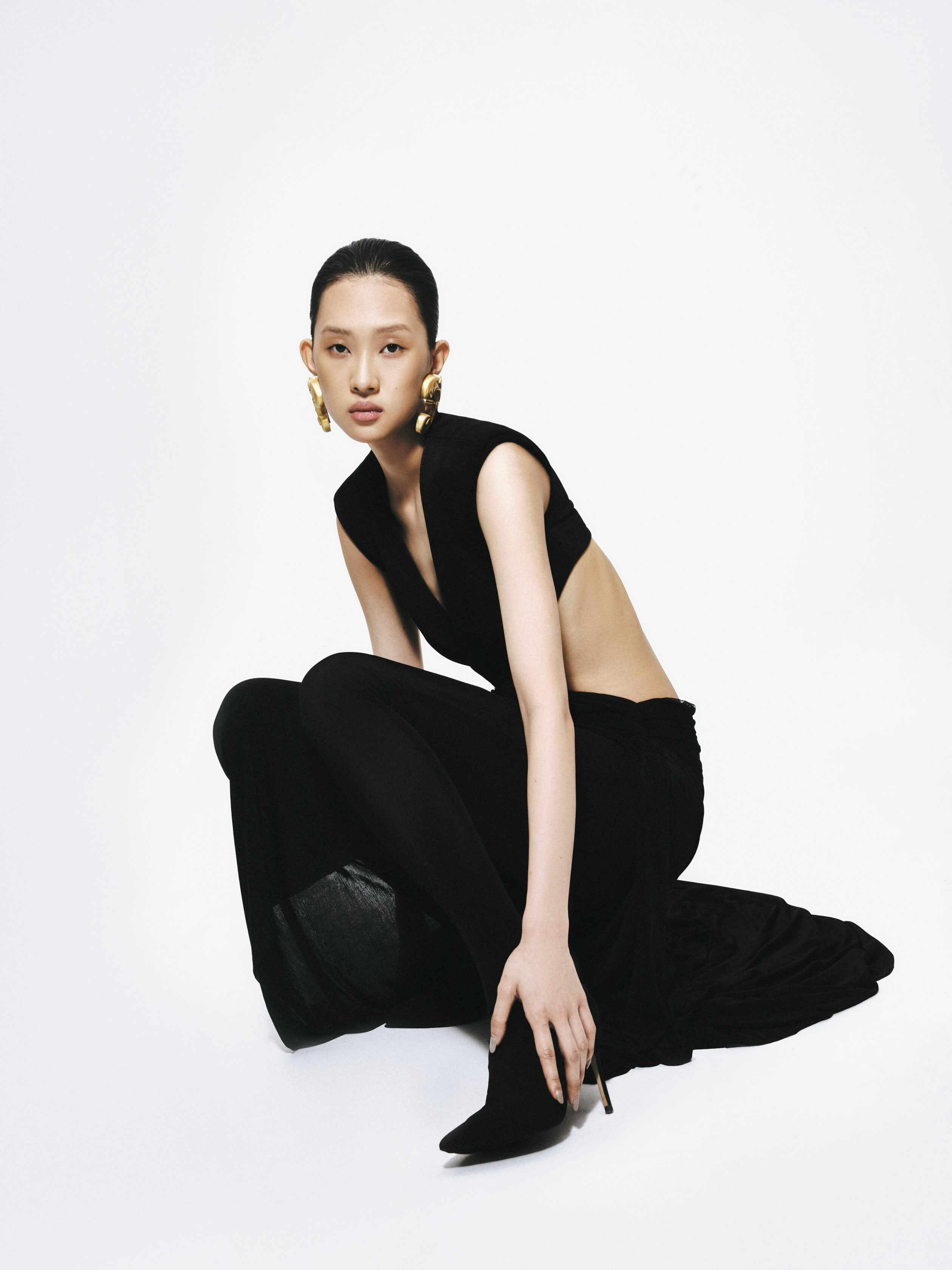 Tonyy by AnhLee or Tonyy in the latest design for SS2024 collection. Discover more.
